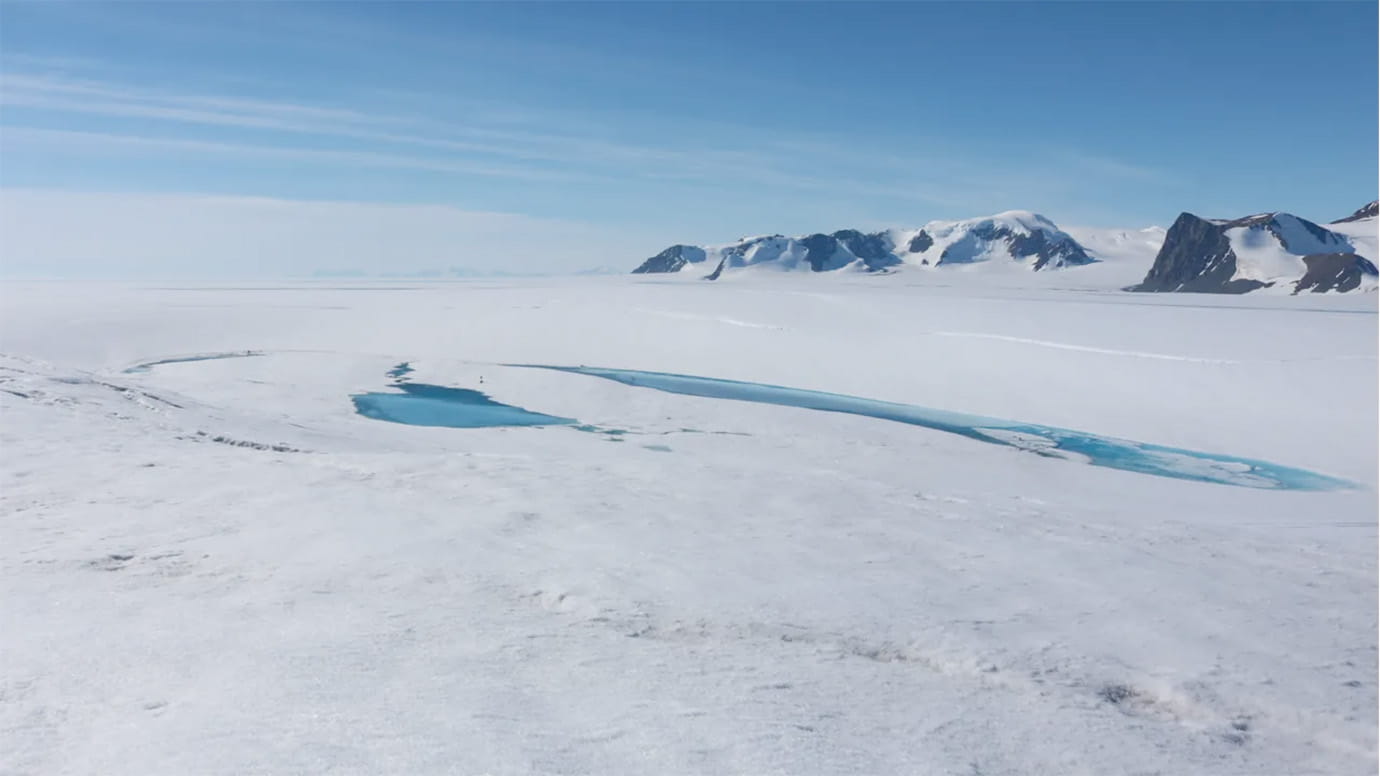 Scientists find evidence that meltwater is fracturing ice shelves in Antarctica