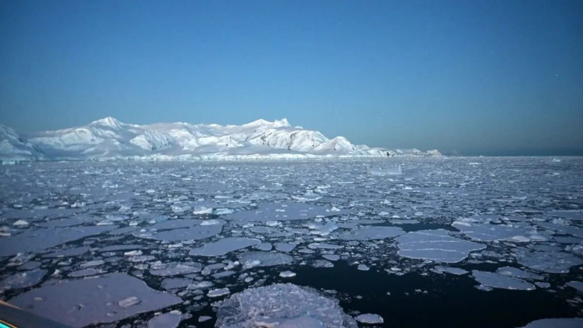 Antarctica's Ice Shelves Once Retreated 50 Meters per Day